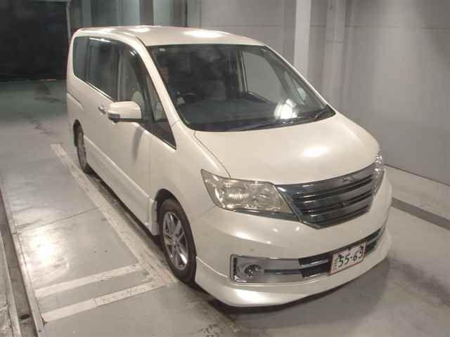 NISSAN SERENA 2011