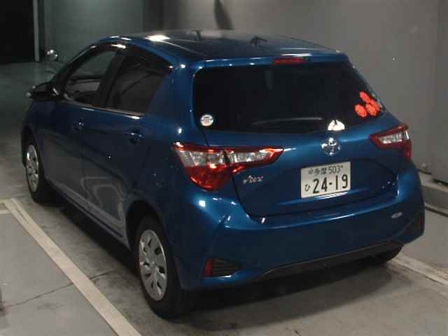 TOYOTA VITZ 2017