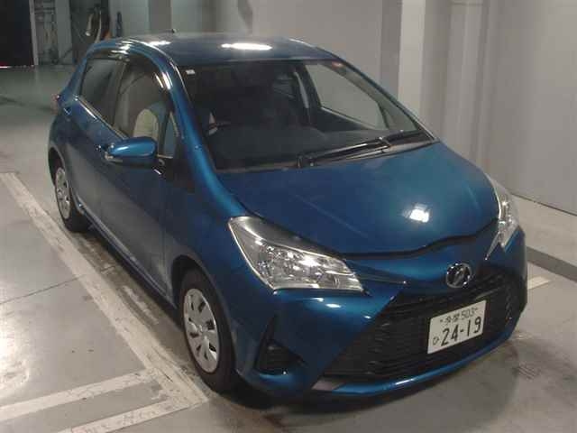 TOYOTA VITZ 2017