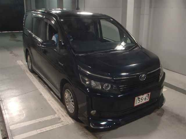 TOYOTA VOXY 2014
