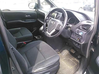 TOYOTA VOXY 2014