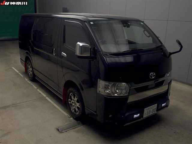 TOYOTA HIACE VAN 2022