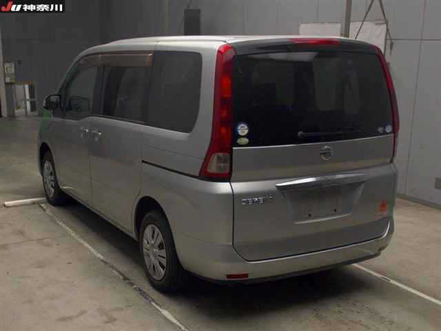 NISSAN SERENA 2010