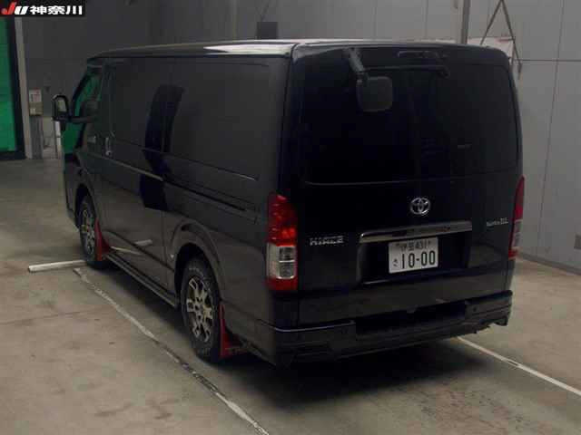 TOYOTA HIACE VAN 2022