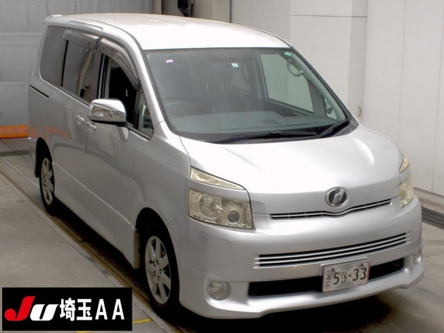 TOYOTA VOXY 2009
