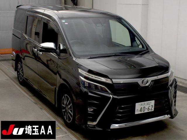 TOYOTA VOXY 2019