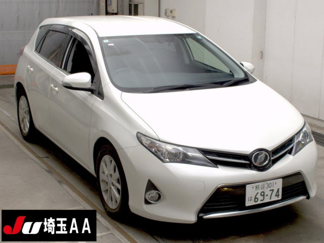 TOYOTA AURIS 2015