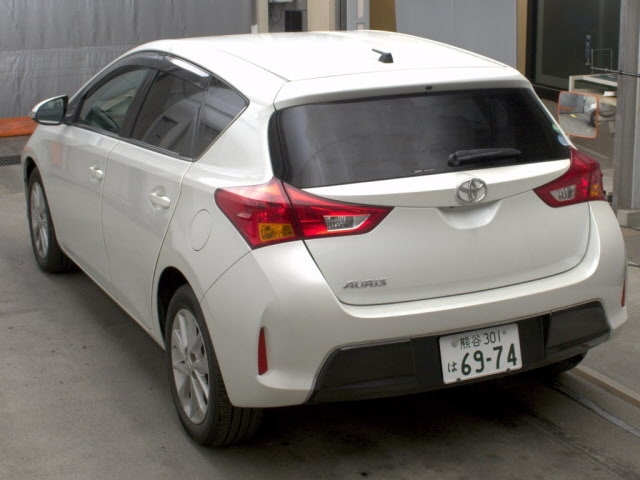TOYOTA AURIS 2015