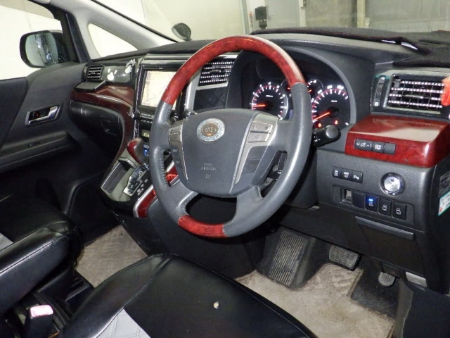 TOYOTA VELLFIRE 2008