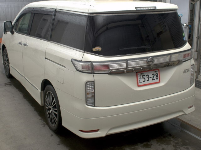 NISSAN ELGRAND 2017