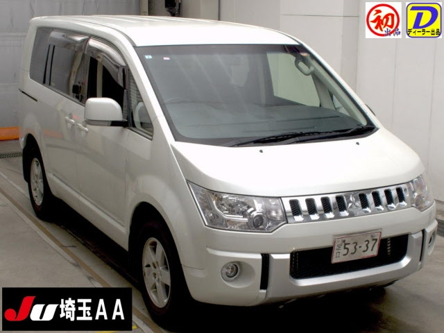 MITSUBISHI DELICA D5 2013