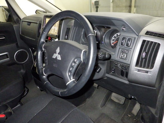 MITSUBISHI DELICA D5 2013