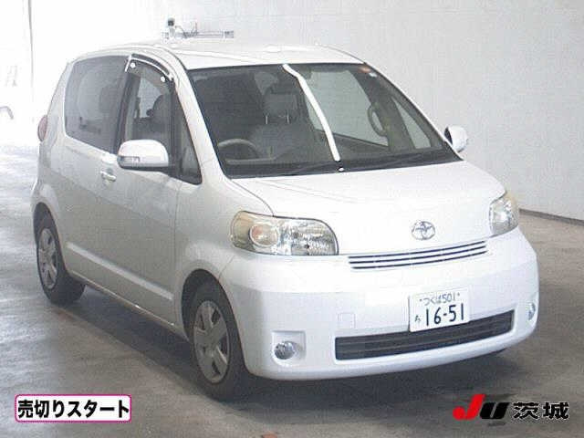 TOYOTA PORTE 2011