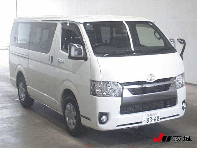 TOYOTA HIACE VAN 2022