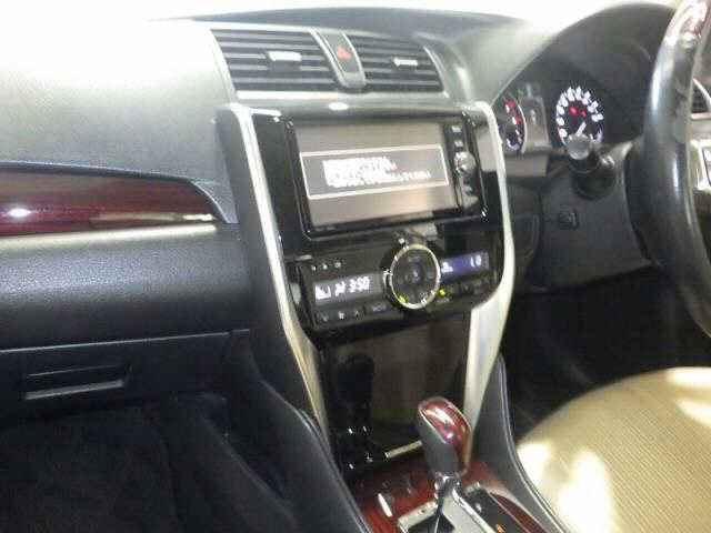 TOYOTA PREMIO 2016