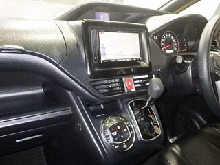 TOYOTA VOXY 2018