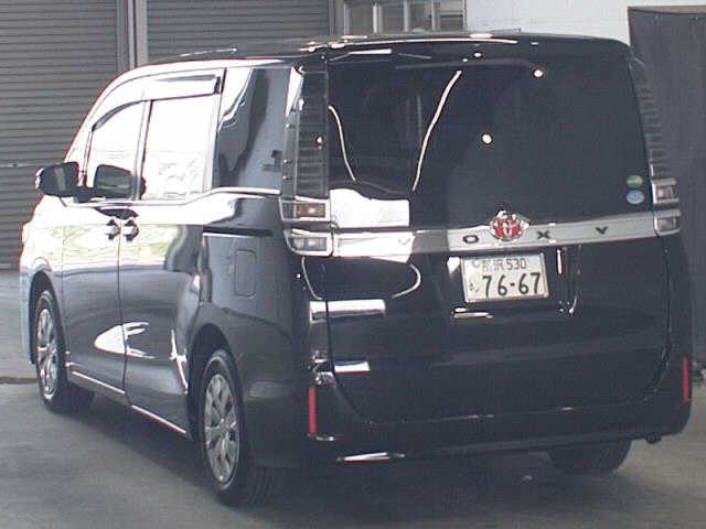 TOYOTA VOXY 2018