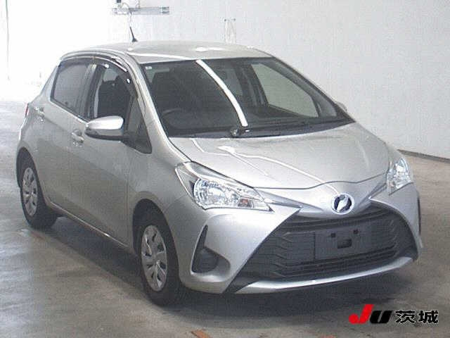 TOYOTA VITZ 2018