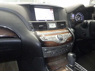NISSAN FUGA 2010