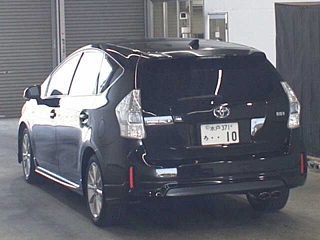 TOYOTA PRIUS ALPHA 2013