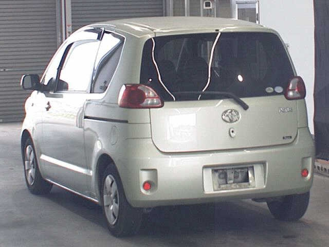 TOYOTA PORTE 2011
