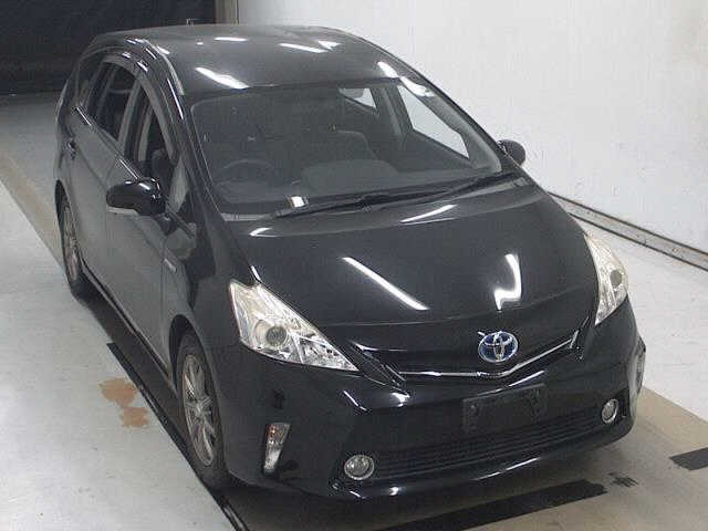TOYOTA PRIUS ALPHA 2014