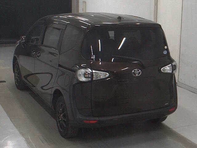 TOYOTA SIENTA 2016
