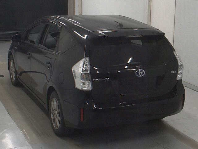 TOYOTA PRIUS ALPHA 2014