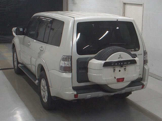 MITSUBISHI PAJERO 2013