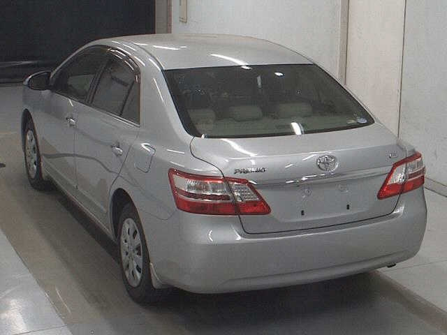 TOYOTA PREMIO 2015