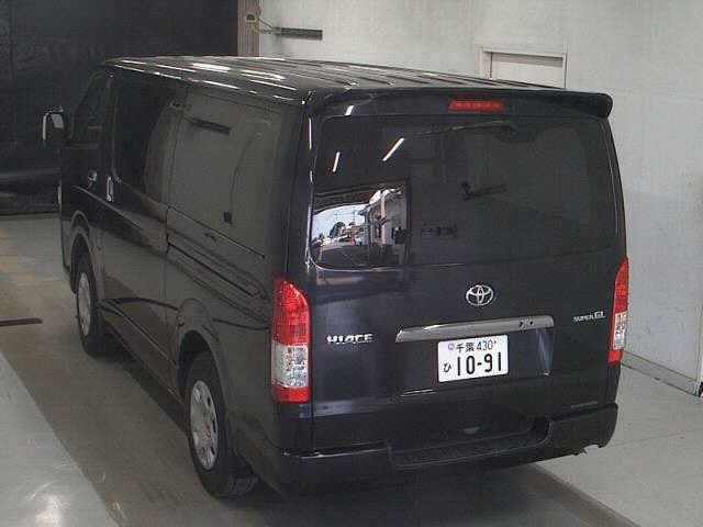 TOYOTA HIACE VAN 2022