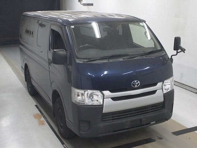 TOYOTA HIACE VAN 2017