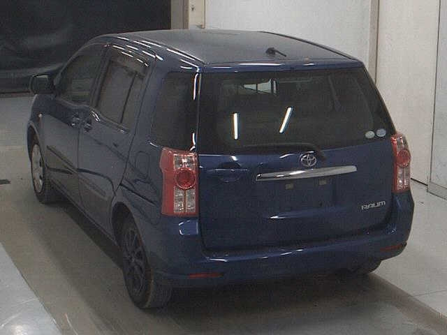 TOYOTA RAUM 2010