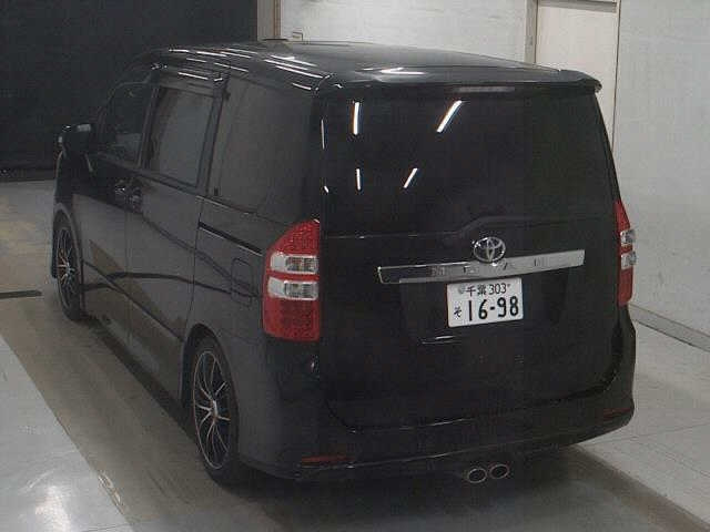 TOYOTA NOAH 2012
