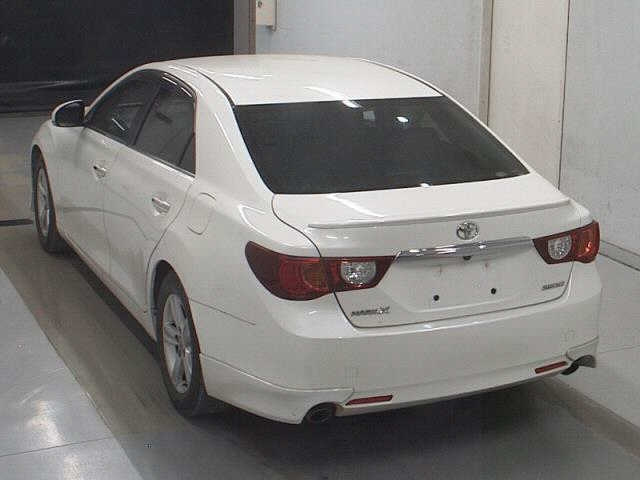 TOYOTA MARK X 2010