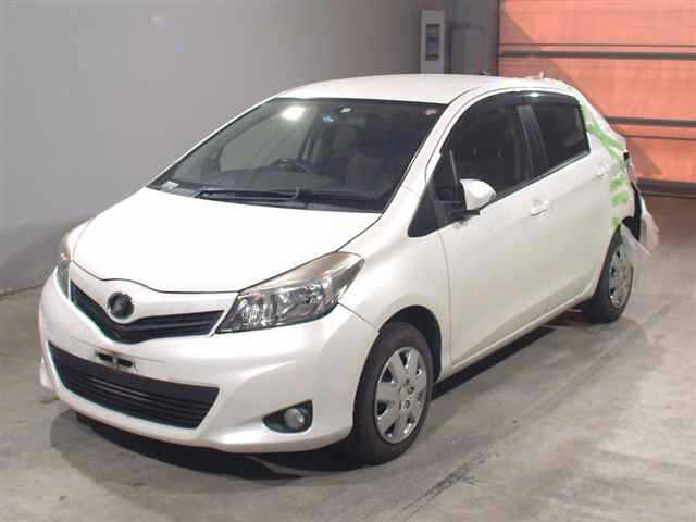 TOYOTA VITZ 2014