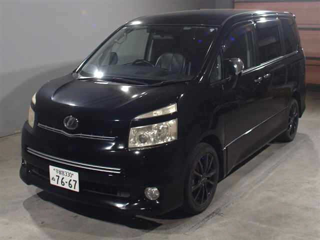 TOYOTA VOXY 2009