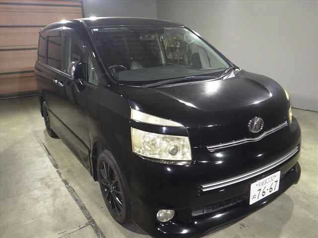 TOYOTA VOXY 2009