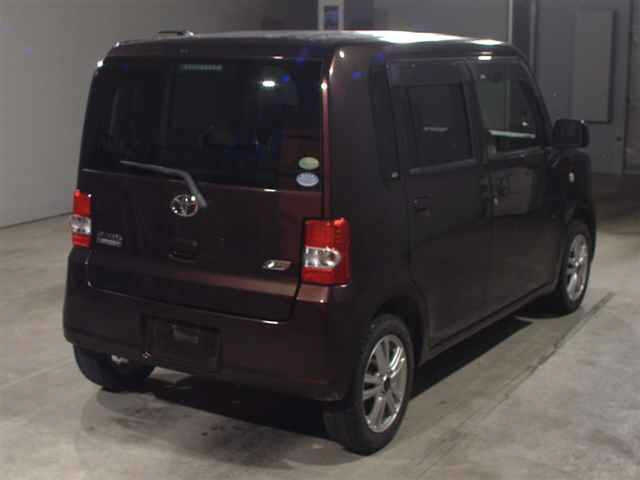 TOYOTA PIXIS SPACE 2012