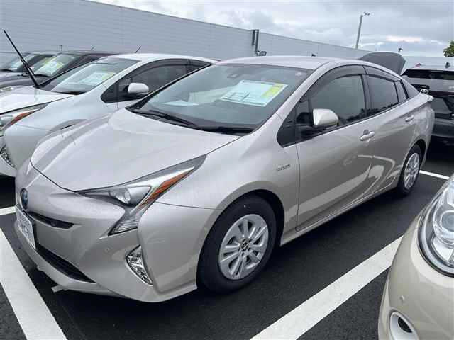 TOYOTA PRIUS 2018