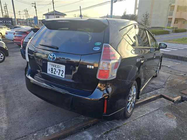 TOYOTA PRIUS ALPHA 2016