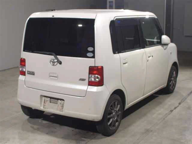 TOYOTA PIXIS SPACE 2012