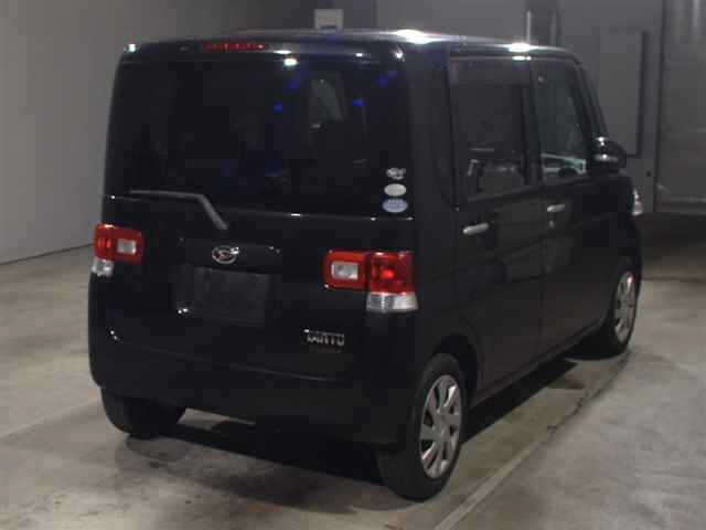 DAIHATSU TANTO 2011