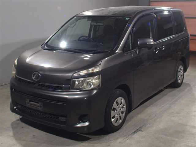 TOYOTA VOXY 2011