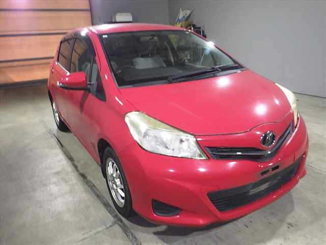 TOYOTA VITZ 2011