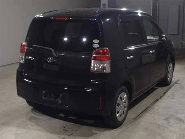 TOYOTA SPADE 2013