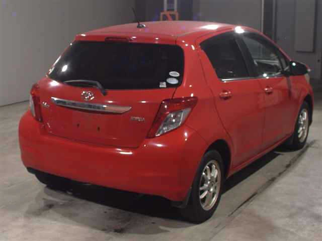 TOYOTA VITZ 2011
