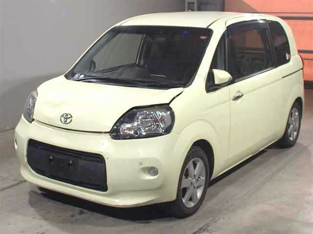 TOYOTA PORTE 2015