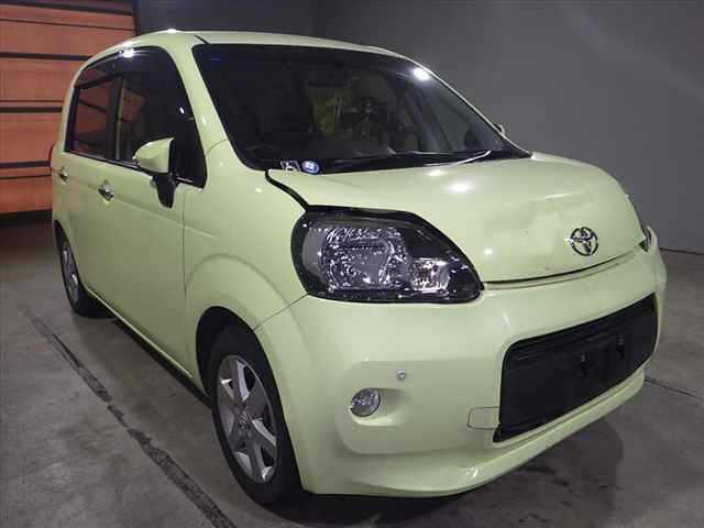 TOYOTA PORTE 2015
