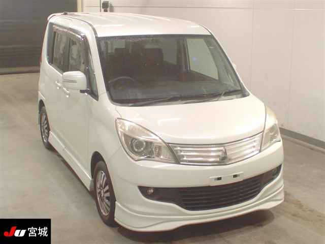 MITSUBISHI DELICA D2 2012
